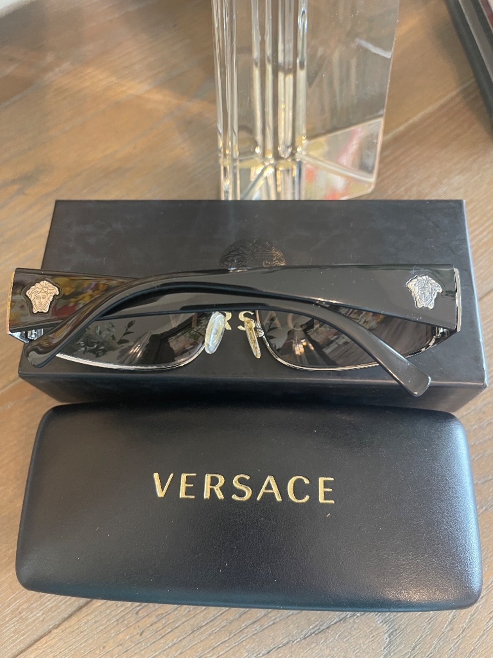Versace MOD 2021 1001/11 Gunmetal Medusa Greek Key Sunglasses Mens Womens 60-15 - Picture 4 of 7